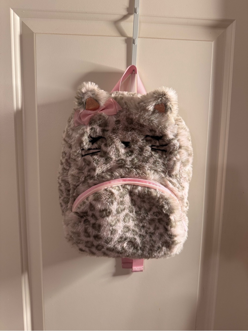 Claire's Plush Leopard Cat Backpack in Pink and Gray